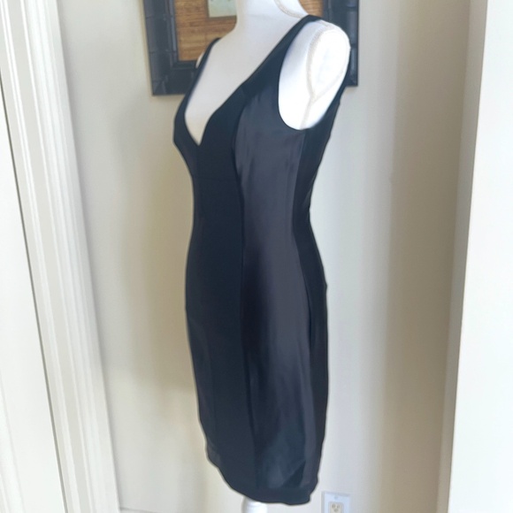 Halston Heritage Sleeveless Stretch Black Cocktail Dress Size S - Picture 3 of 7